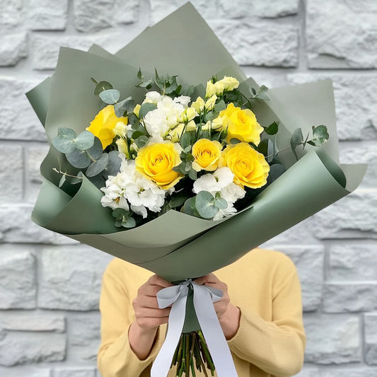 buchet-trandafiri-galbeni-si-lisianthus
