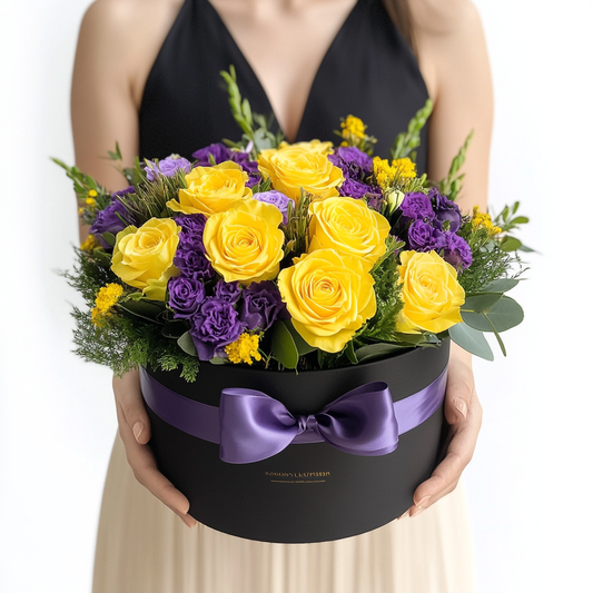 aranjament_floral_cutie_trandafiri_galbeni_lisianthus_aranjamente_florale_brasov_flori_brasov