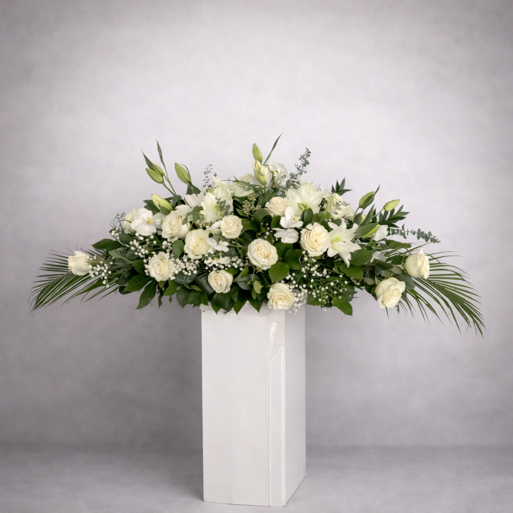 aranjament_funerar_trandafiri_albi_crini_imperiali_gypsophila_florarie_brasov