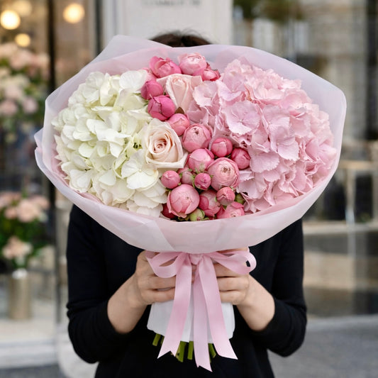 buchet-hortensii-roz-alb-trandafiri-pink-livrare-flori-brasov