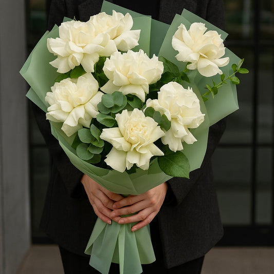 buchet_7_trandafiri_albi_deluxe_florarie_brasov_livrare_flori_brasov